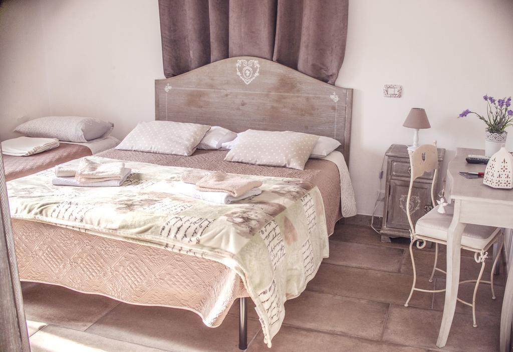 Bed & Breakfast Lady-B เนเปิลส์ ภายนอก รูปภาพ