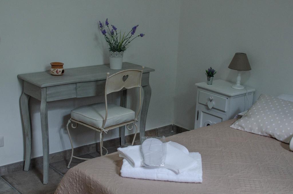 Bed & Breakfast Lady-B เนเปิลส์ ภายนอก รูปภาพ